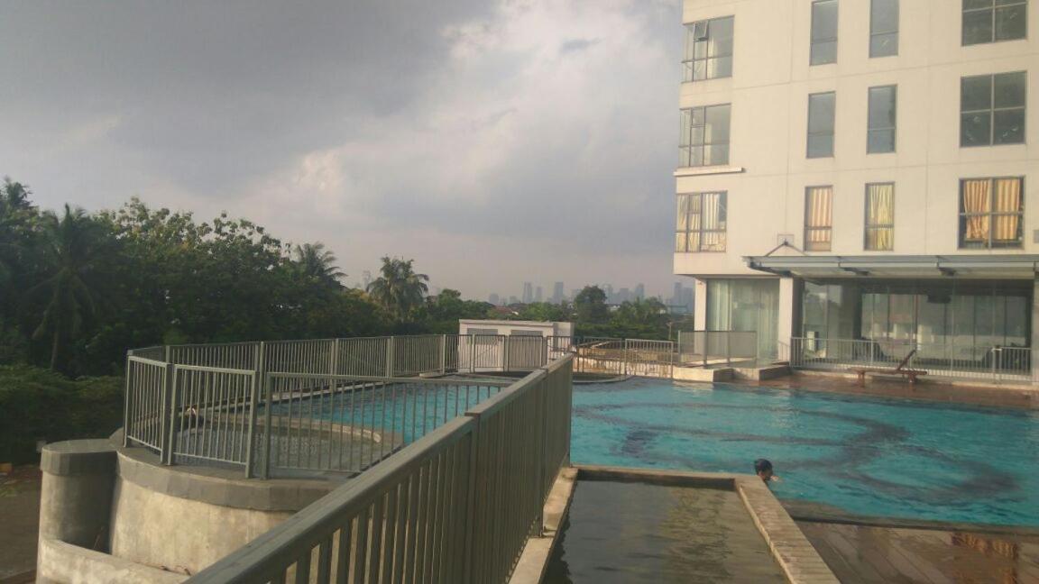 2 Bedrooms - Royal Olive Apartment - Pejaten South Of Jakarta Ngoại thất bức ảnh